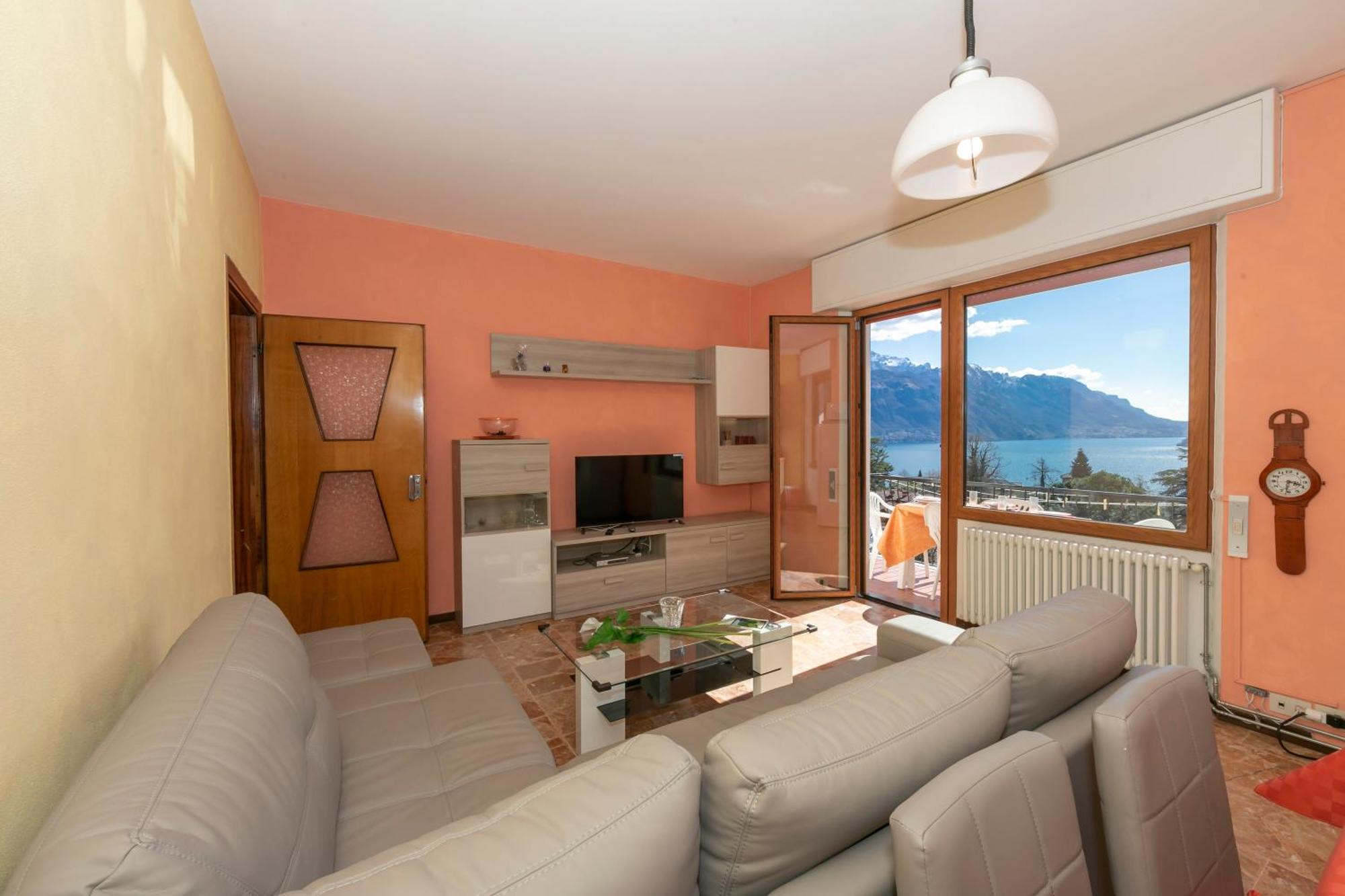 Il Panorama Di Forster Apartment เมนาจโจ ภายนอก รูปภาพ